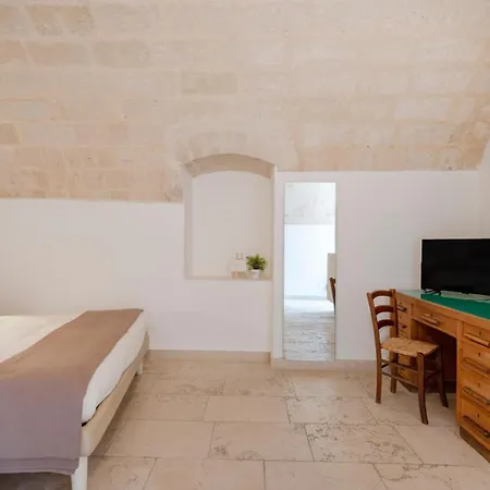 La Corte 3* Matera